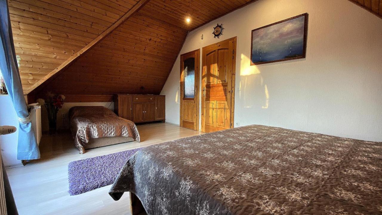 House4U Villa Balatonszárszó Екстериор снимка