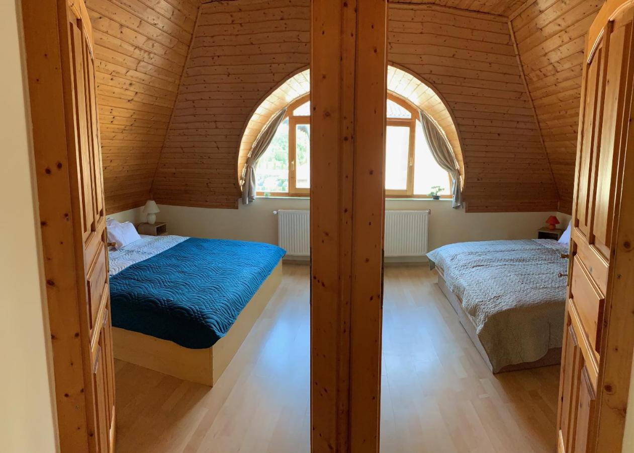 House4U Villa Balatonszárszó Екстериор снимка