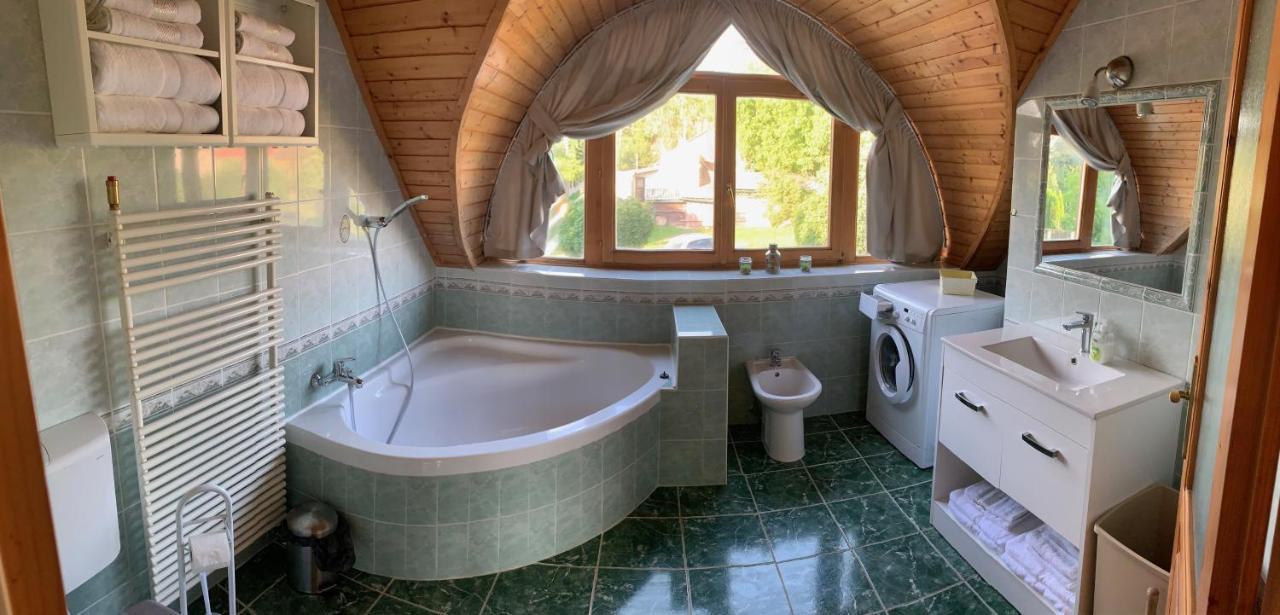 House4U Villa Balatonszárszó Екстериор снимка