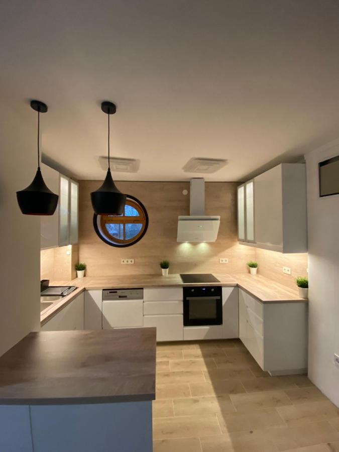 House4U Villa Balatonszárszó Екстериор снимка