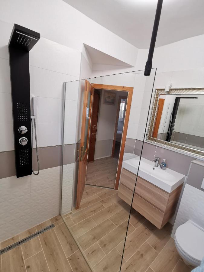 House4U Villa Balatonszárszó Екстериор снимка